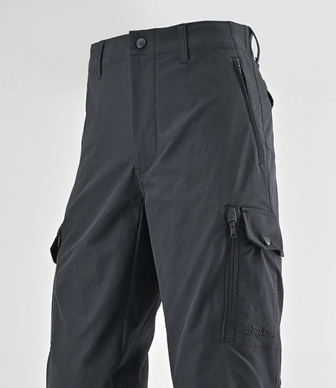 軽量通気ストレッチで涼しく動きやすい